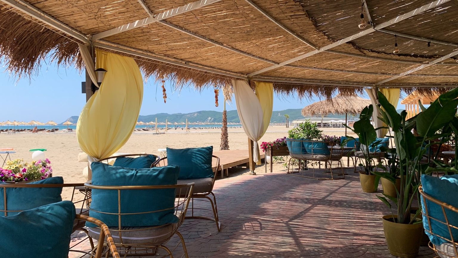 Beach bar terrace on Lalzi Bay